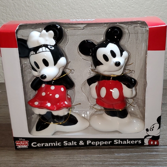 Disney | Kitchen | Classic Mickey And Minnie Salt Pepper Shaker Set